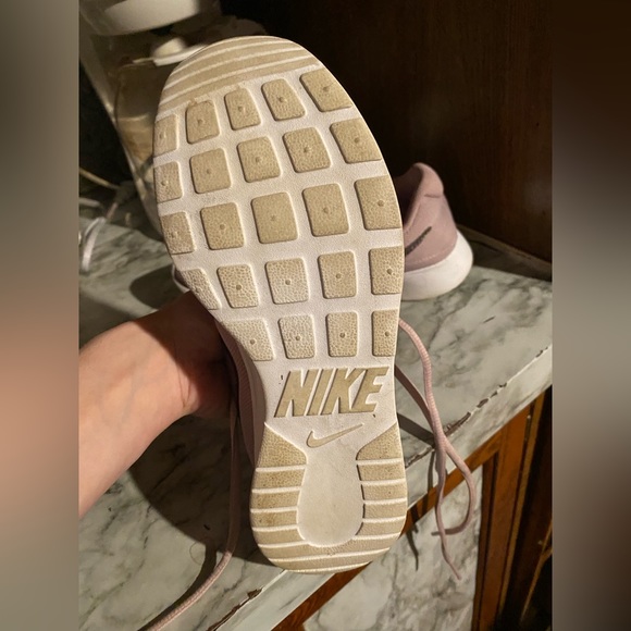 Women’s Nikes - Picture 2 of 3